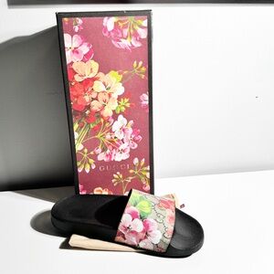 Gucci Women's Black Floral Slide Sandals